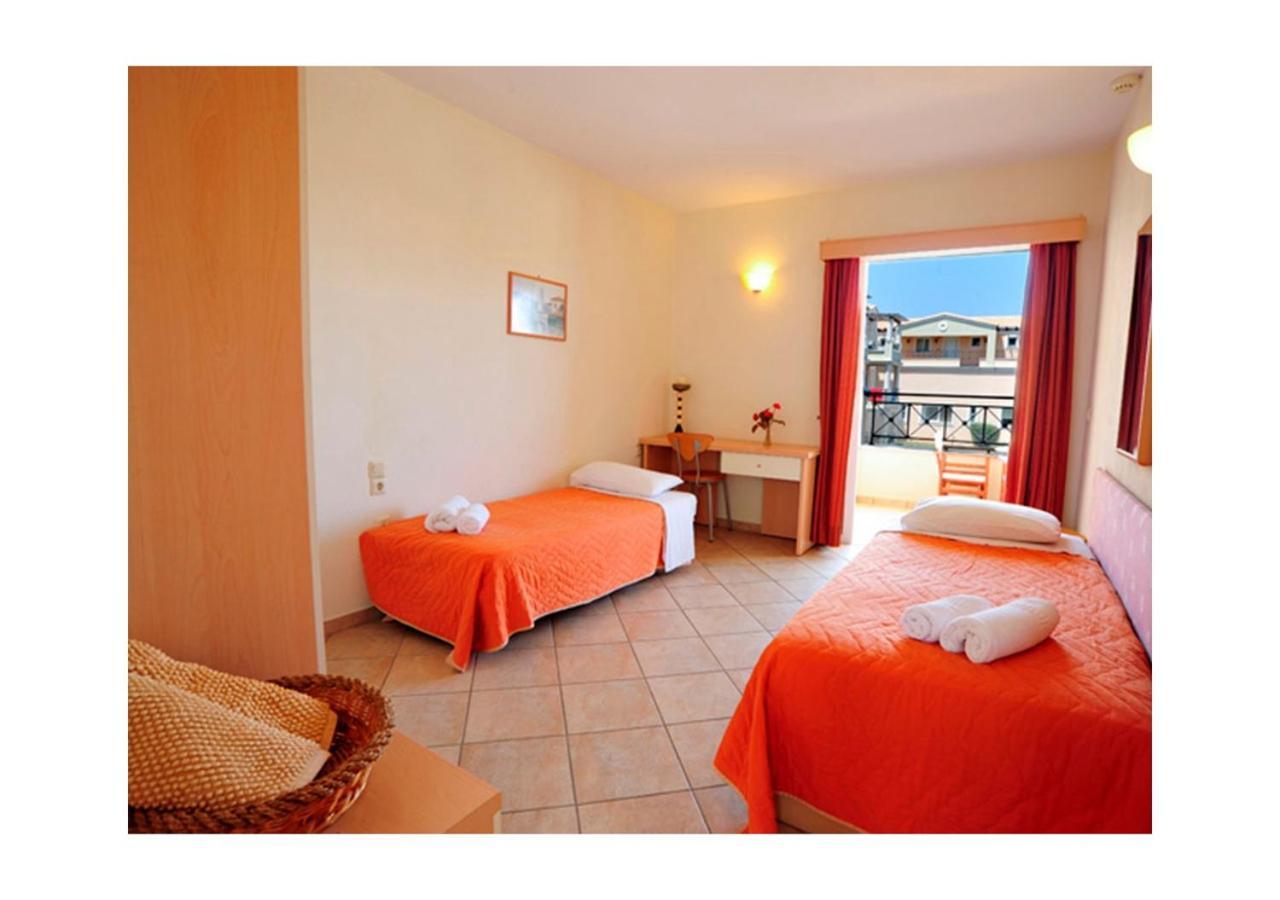 Thinalos Aparthotel Acharavi  Bagian luar foto